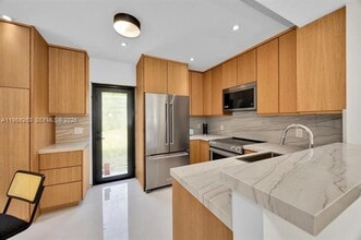 3791 SW 26th Terrace in Miami, FL - Foto de edificio - Building Photo