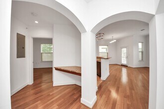 1010 Rosine St in Houston, TX - Building Photo - Building Photo