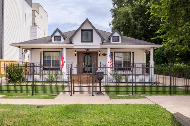 property at 1535 W 25th St