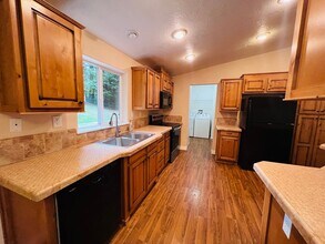 21814 NE Cedar Creek Rd in Amboy, WA - Building Photo - Building Photo