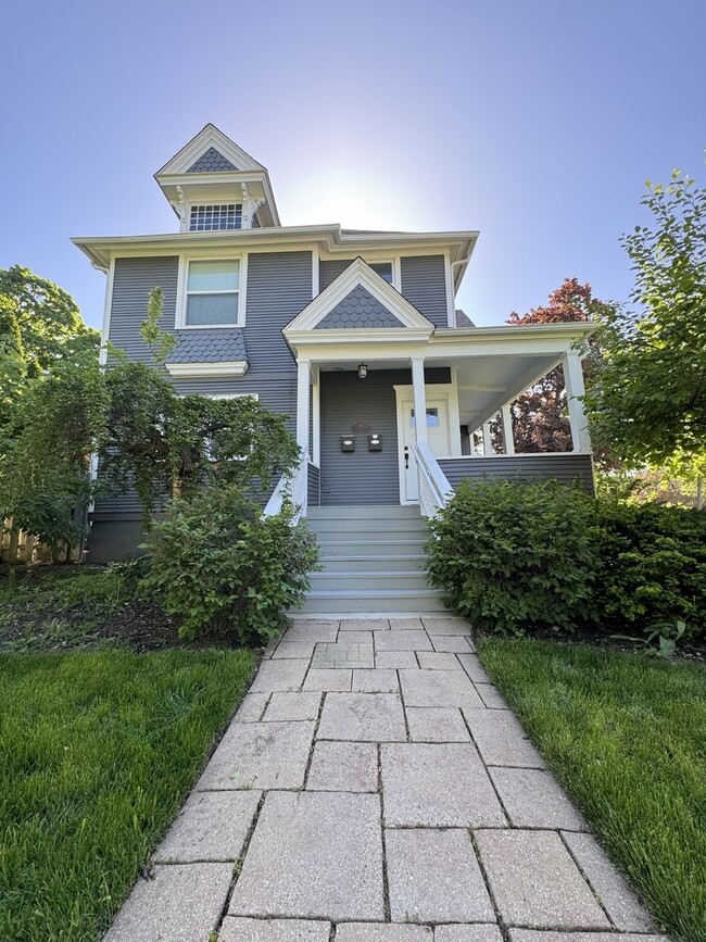 103 S 4th St in St. Charles, IL - Building Photo - Building Photo