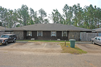 230 Crow Rd in Pensacola, FL - Building Photo - Building Photo