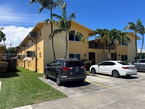 1733 Mayo St in Hollywood, FL - Building Photo - Building Photo