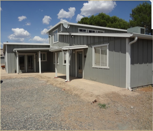 1155 S Page Springs Rd, Unit 1 in Cornville, AZ - Building Photo - Building Photo