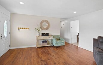 990 Janes Rd in Medford, OR - Building Photo - Building Photo