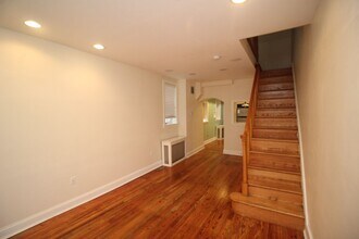 319 S Washington St in Baltimore, MD - Building Photo - Building Photo
