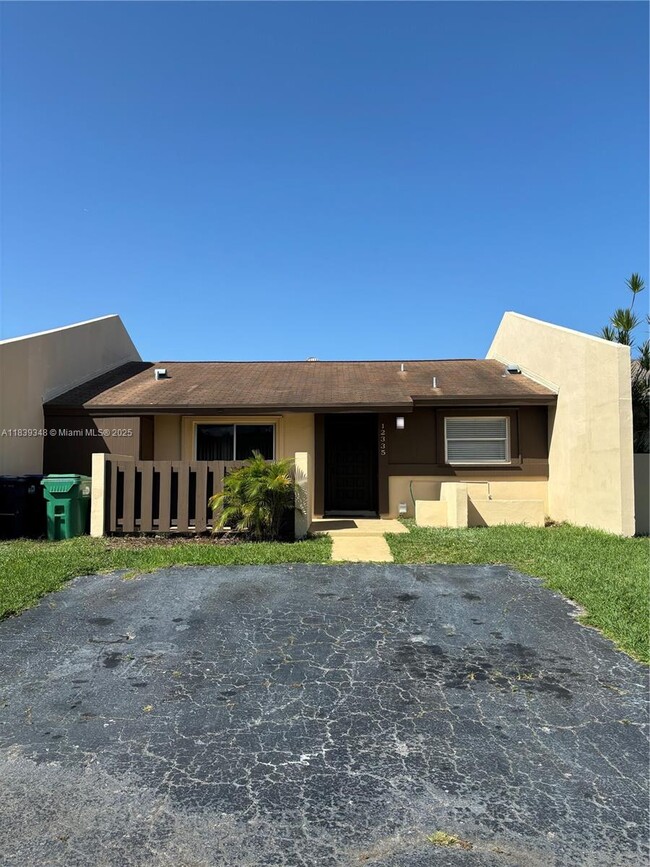 12335 SW 110th South Canal St Rd
