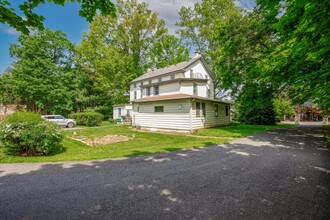 1138 E Schuylkill Rd in Pottstown, PA - Building Photo - Building Photo