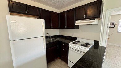 5150 NE 6th Ave in Fort Lauderdale, FL - Foto de edificio - Building Photo