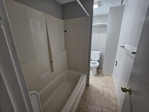 380 W Main St in Waterbury, CT - Building Photo - Building Photo