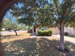 11343 Saratoga Coach in San Antonio, TX - Building Photo - Building Photo