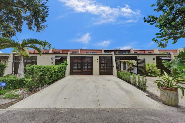 7751 SW 102nd Pl in Miami, FL - Building Photo - Building Photo