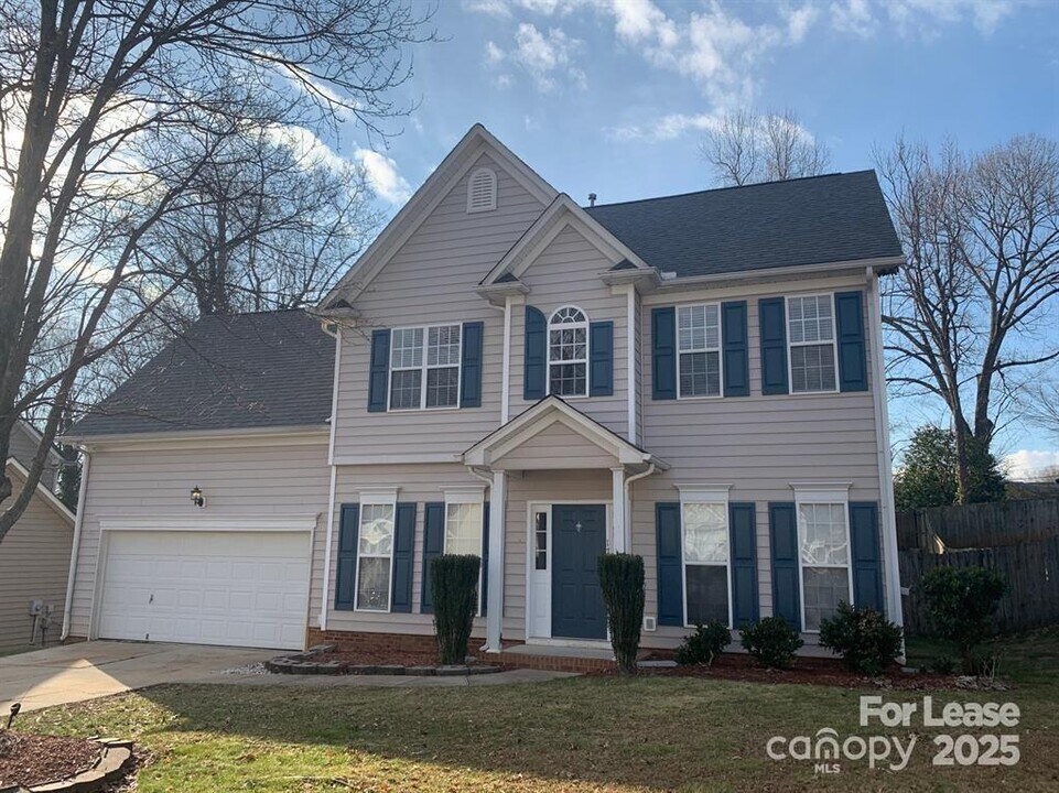 175 Devon Forrest Dr in Mooresville, NC - Building Photo