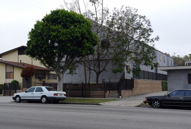 824 Centinela Ave in Inglewood, CA - Building Photo - Building Photo