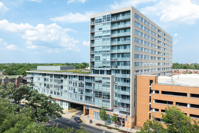 Oak Park Place in Oak Park, IL - Foto de edificio - Building Photo