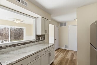 40 Greenwood Loop Rd in Brick, NJ - Building Photo - Building Photo