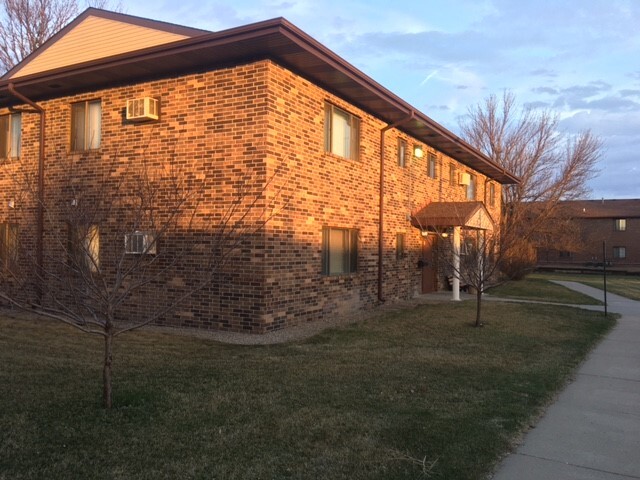 Greenland Village Apartments in Norfolk, NE - Building Photo - Building Photo