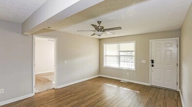 2703 Westerwood Village Dr in Charlotte, NC - Building Photo - Building Photo