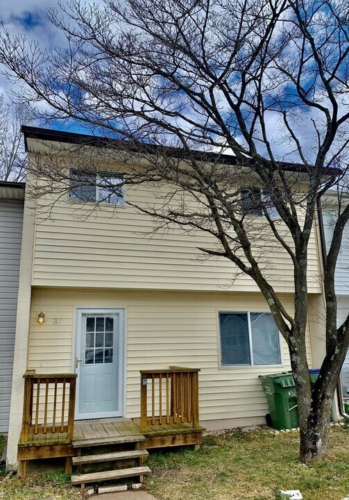33 Wayside Ct in Stafford, VA - Building Photo