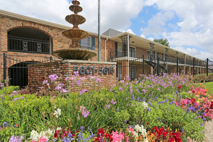 Fountains at Chimney Rock Apartments