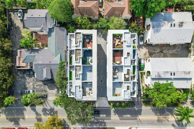 2926 Bird Ave in Miami, FL - Building Photo - Building Photo