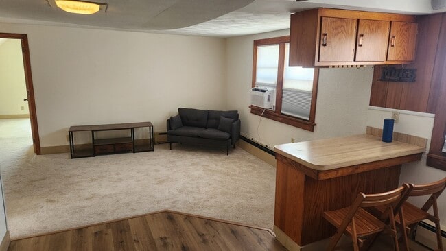 274 Sweeney St, Unit Upper in North Tonawanda, NY - Building Photo - Building Photo