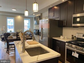 1432 Cambridge St in Philadelphia, PA - Building Photo - Building Photo