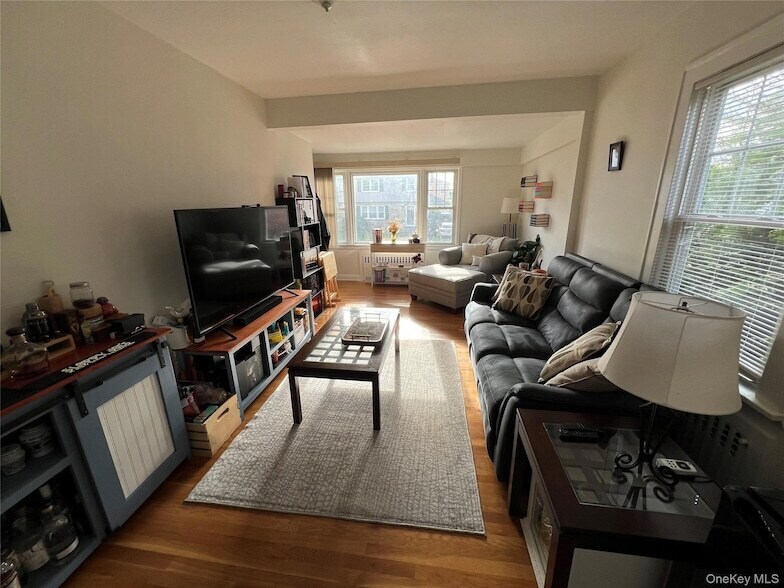 23 Merritt Ave, Unit 1 in Eastchester, NY - Foto de edificio