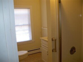 2 Evergreen St in Kingston, MA - Building Photo - Building Photo