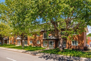 115 Sicard Rue in Ste-Thérèse, QC - Building Photo