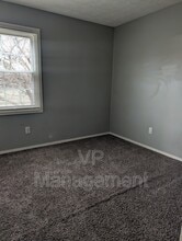 2218 Emerald Dr in Davenport, IA - Building Photo - Building Photo