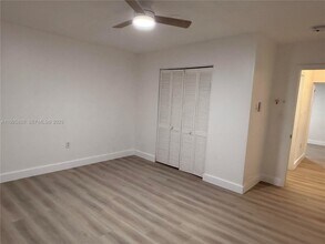 9855 SW 62nd St in Miami, FL - Building Photo - Building Photo