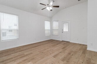 5119 Cindy Br in San Antonio, TX - Building Photo - Building Photo
