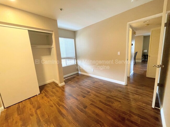 12121 Centralia St in Lakewood, CA - Building Photo - Building Photo