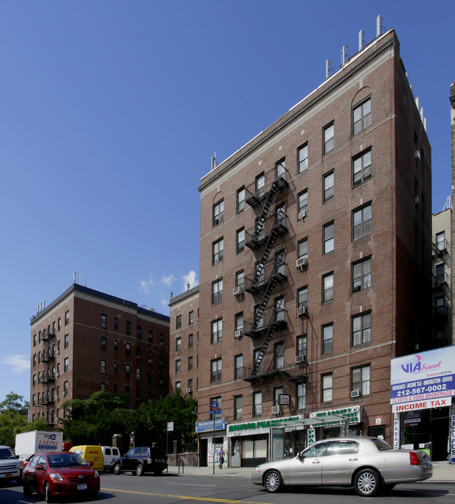 4913-4923 Broadway in New York, NY - Foto de edificio