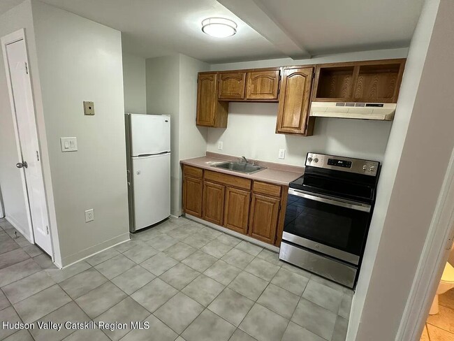 143 Vedder Rd in Catskill, NY - Building Photo - Building Photo