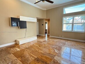807 Heritage Dr in Weston, FL - Building Photo - Building Photo