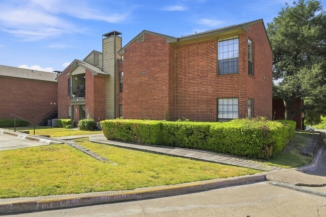property at 5909 Lake Hubbard Pkwy
