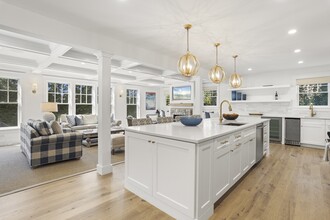 13 Gingy Ln in Nantucket, MA - Building Photo - Building Photo