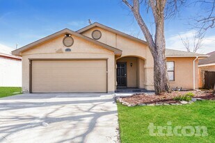 2309 Rolling Creek Run in Fort Worth, TX - Building Photo