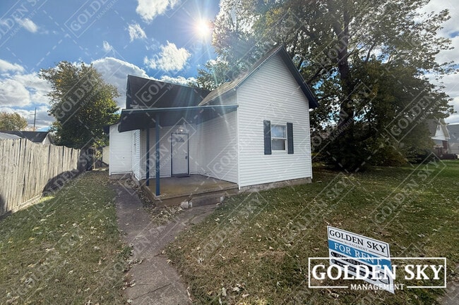 1009 W Memorial Dr in Muncie, IN - Building Photo - Building Photo