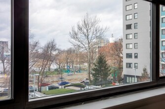 2 Emerson Plz, Unit 3 in Boston, MA - Foto de edificio - Building Photo
