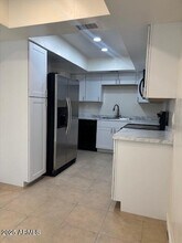 1632 S River Dr in Tempe, AZ - Foto de edificio - Building Photo