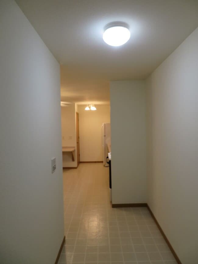 584 W State St in Hartford, WI - Building Photo - Building Photo