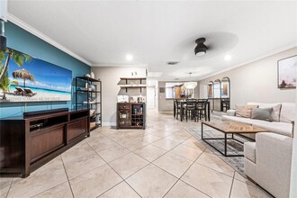 1140 NW 99th Ave in Pembroke Pines, FL - Building Photo - Building Photo