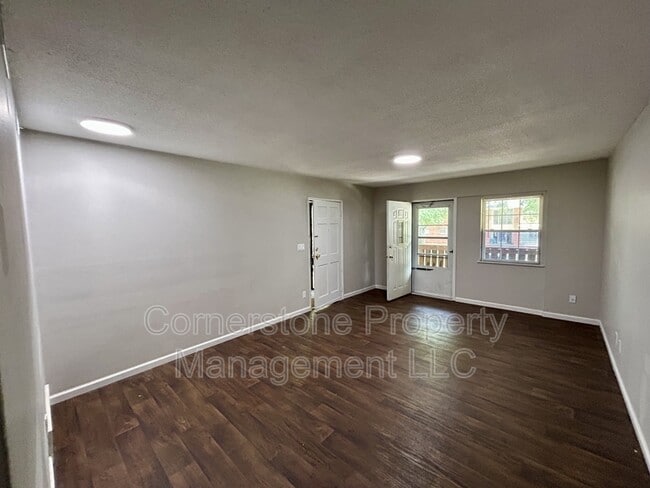 2506 Redbud Ln in Lawrence, KS - Building Photo - Building Photo