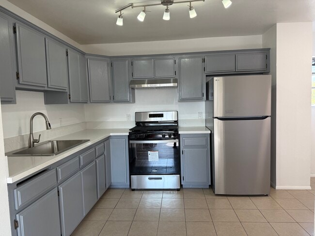 4832 Converse St, Unit 4832 Converse St - Unit 2 in Los Angeles, CA - Building Photo - Building Photo