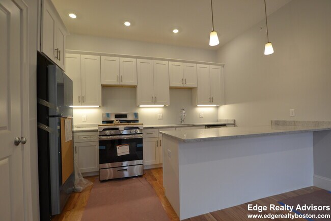 property at 7 Sparhawk St