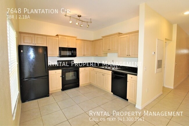 7648 Plantation Cir in Bradenton, FL - Building Photo - Building Photo