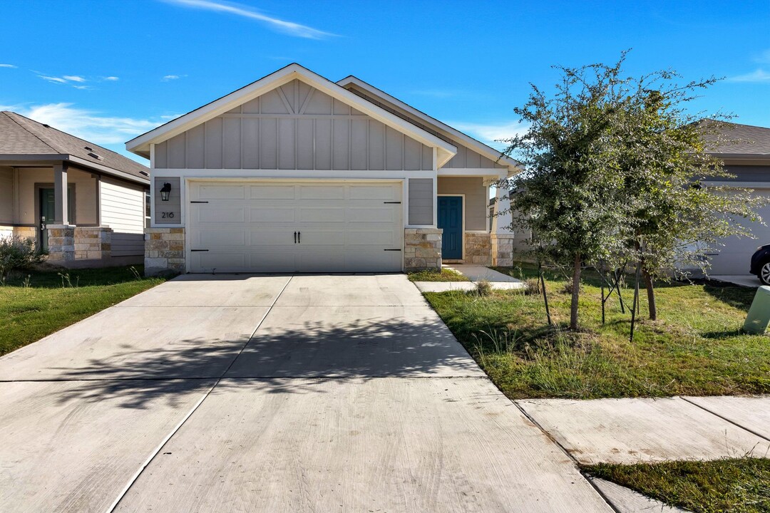 216 Syrah Ct in Leander, TX - Foto de edificio